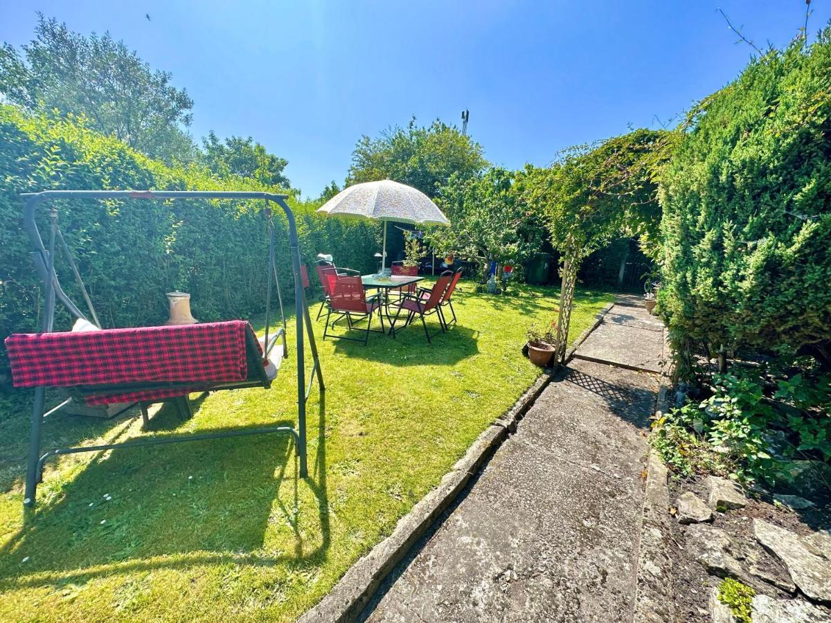 Garden Cottage - 3 Bedroom Close To Town And Beach Bournemouth Bagian luar foto