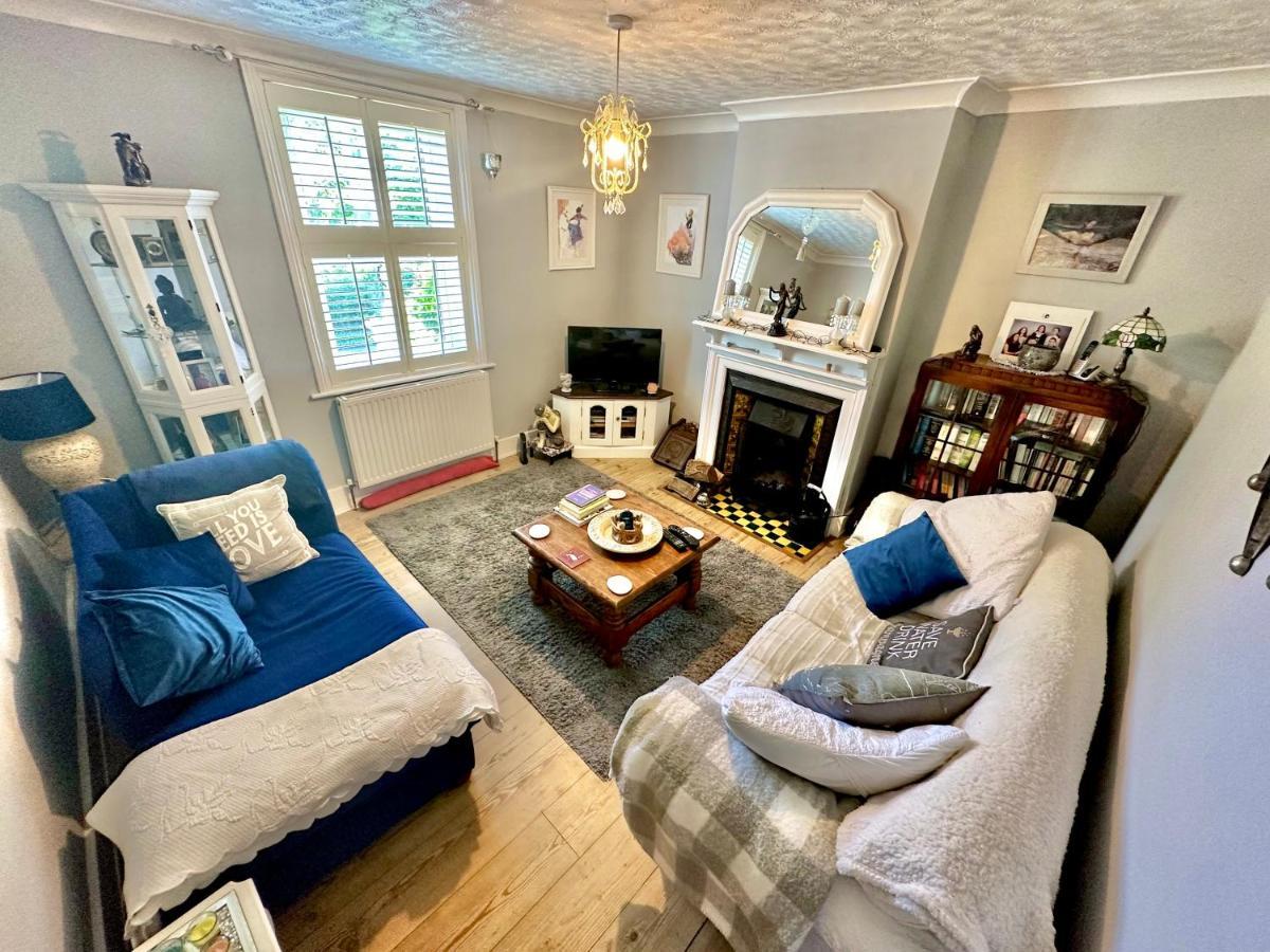 Garden Cottage - 3 Bedroom Close To Town And Beach Bournemouth Bagian luar foto