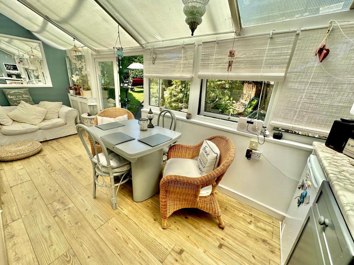 Garden Cottage - 3 Bedroom Close To Town And Beach Bournemouth Bagian luar foto