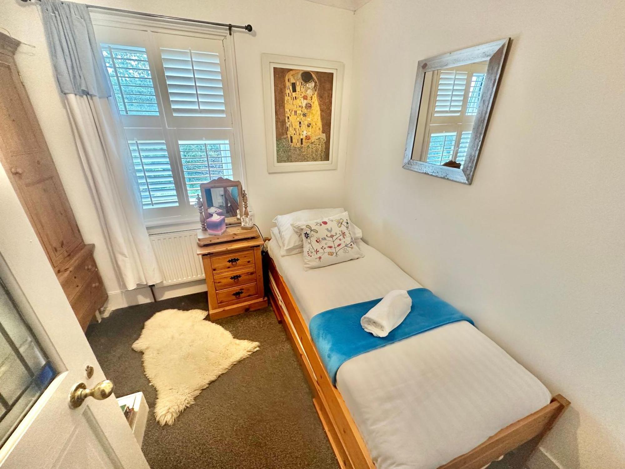 Garden Cottage - 3 Bedroom Close To Town And Beach Bournemouth Bagian luar foto