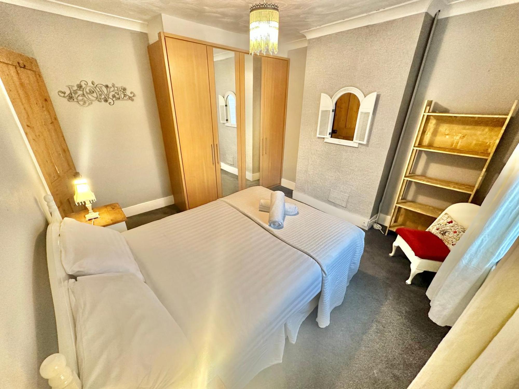 Garden Cottage - 3 Bedroom Close To Town And Beach Bournemouth Bagian luar foto