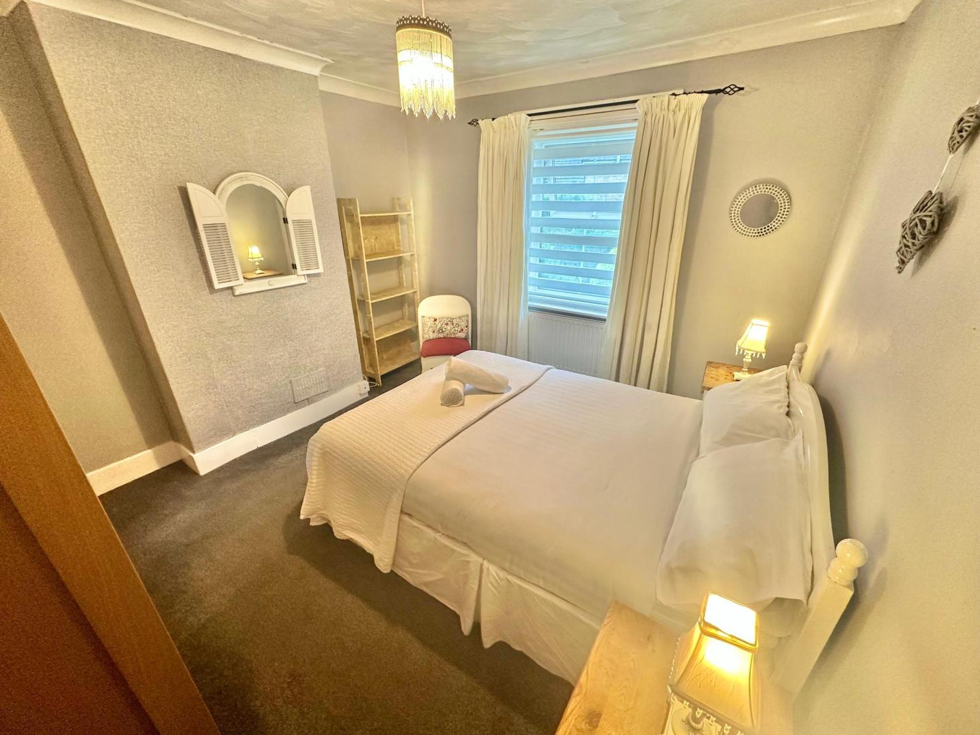 Garden Cottage - 3 Bedroom Close To Town And Beach Bournemouth Bagian luar foto