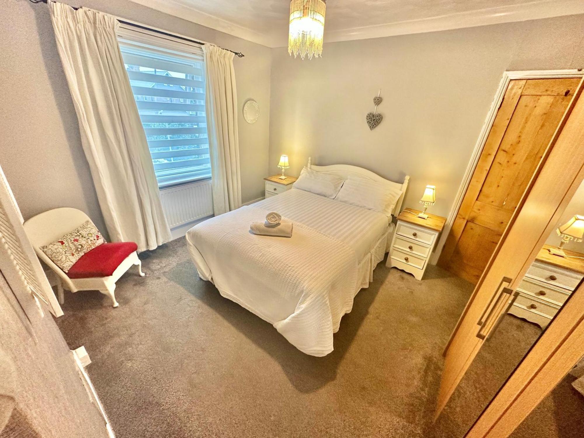 Garden Cottage - 3 Bedroom Close To Town And Beach Bournemouth Bagian luar foto